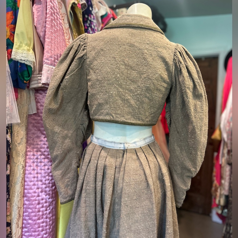 Shakespearean Shrug Set - Picture 6 of 16